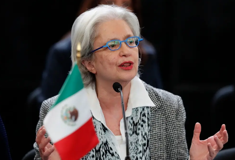 Presidente de Ecuador se equivocó; es un gobierno que improvisa: Embajadora de México