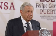 AMLO anuncia aumento salarial del 10% a maestros de México