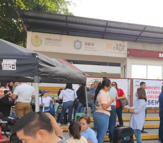 Continua tomada la SEV por afiliados al SATEBAEV