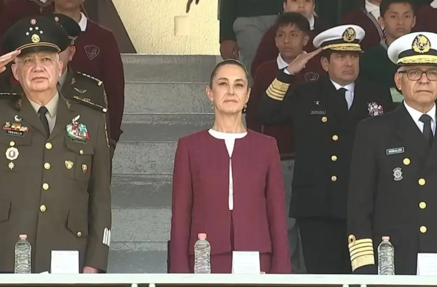 México no aceptará intervenciones del extranjero, advierte Sheinbaum en el Día de la Bandera