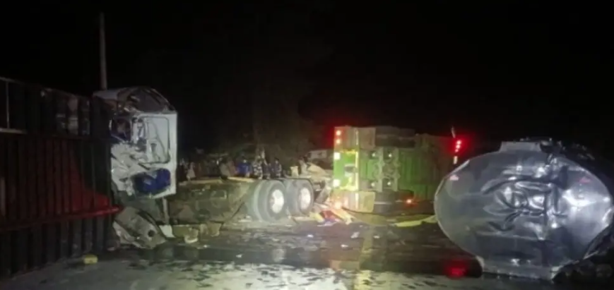 Fuerte accidente en Perote deja dos fallecidos