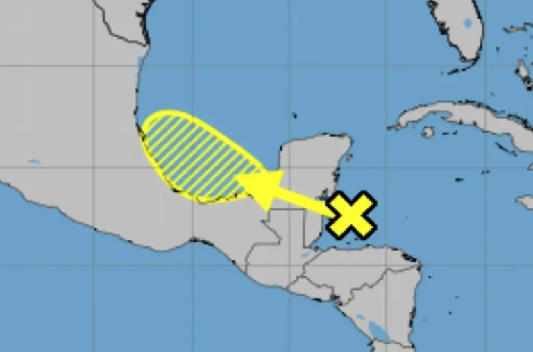 Monitorean centro de baja presión al noroeste del Caribe, asociado con Onda Tropical 6
