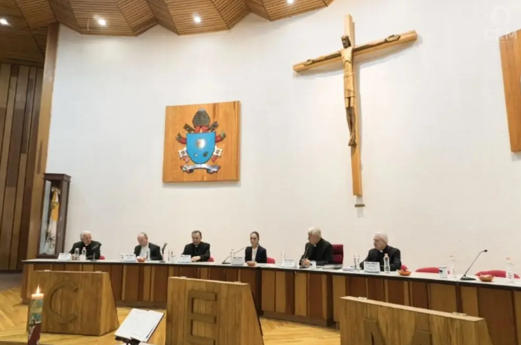 Obispos se solidarizan con migrantes: 'están sufriendo persecución y violencia en EU'