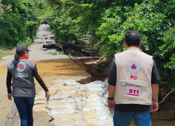 Activan operativo de emergencia tras lluvias de la onda tropical 20 en el sur de Veracruz