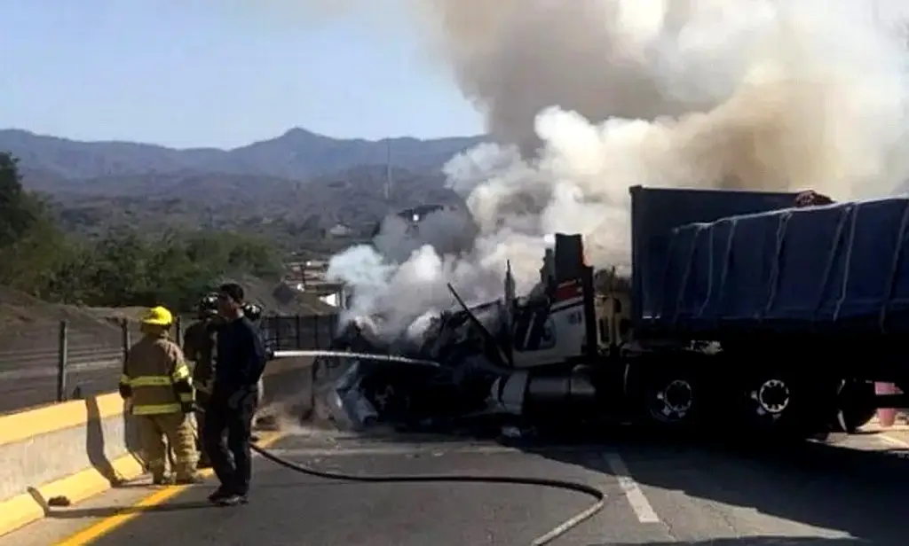 El líder de Amotac denuncia quema de 200 trailers y la muerte de 6 chóferes