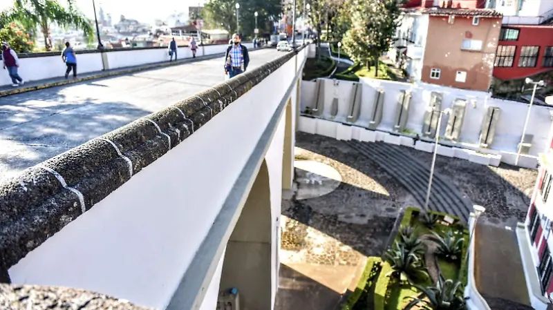Pondrán mallas y jardineras en puente de Xallitic en Xalapa