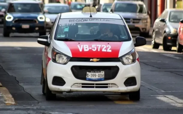 Anuncian programa para la regularización de taxis en Veracruz