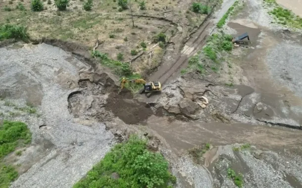 Lluvias colapsan puente provicinal que conectaba Veracruz con Puebla