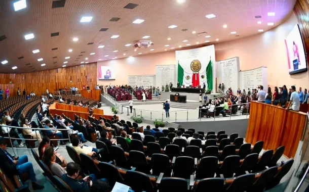 Congreso avala subasta de vehículos chatarra en Veracruz