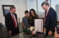 Dueños obtienen registro oficial del Pato Merlín como marca oficial