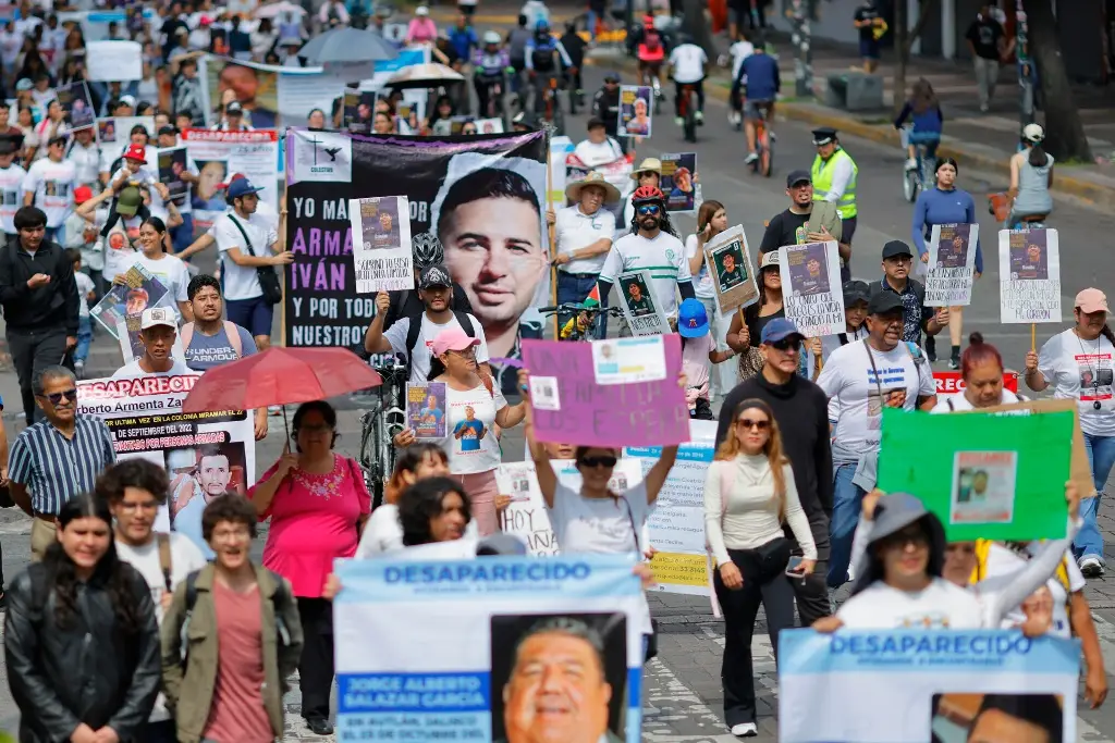 Familias buscadoras marcharon en CDMX ante crisis de desapariciones
