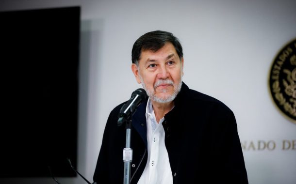 Revocan sentencia contra Fernández Noroña