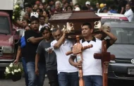 Despiden a joven que murió en la inundación de tienda en Xalapa