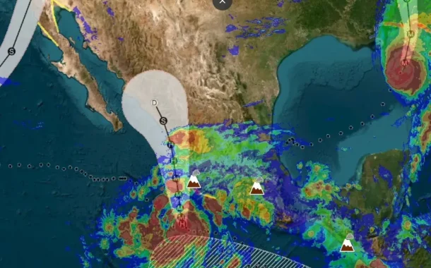 Huracán 'Simon' se intensifica a categoría 2 pronostican lluvias torrenciales