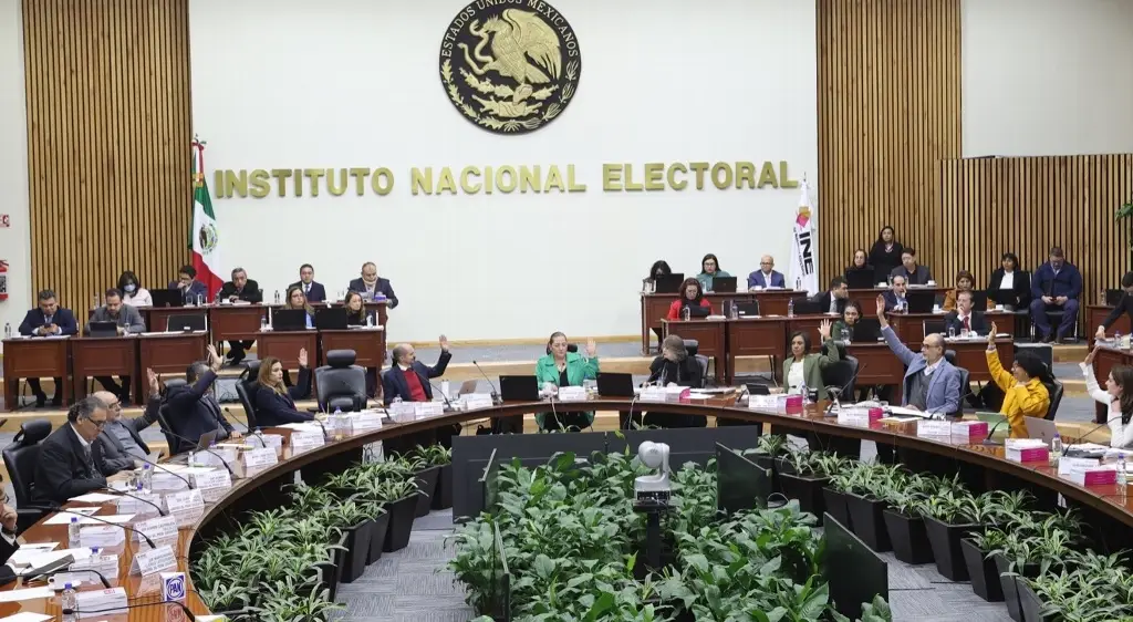 Consejeros del INE exigen perfil independiente del Gobierno y los partidos