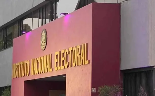 Van 15 renuncias en la oficina de la Presidencia del INE