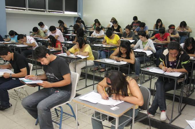 UV ofrece beca de 10 mil pesos a estudiantes